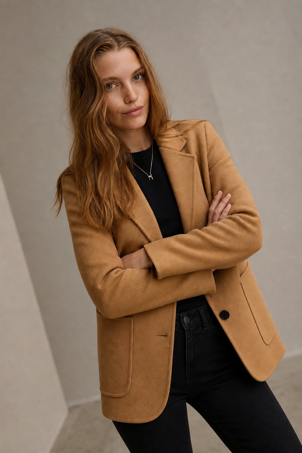 Ruby | blazer with tailored fit and notched lapel detail
