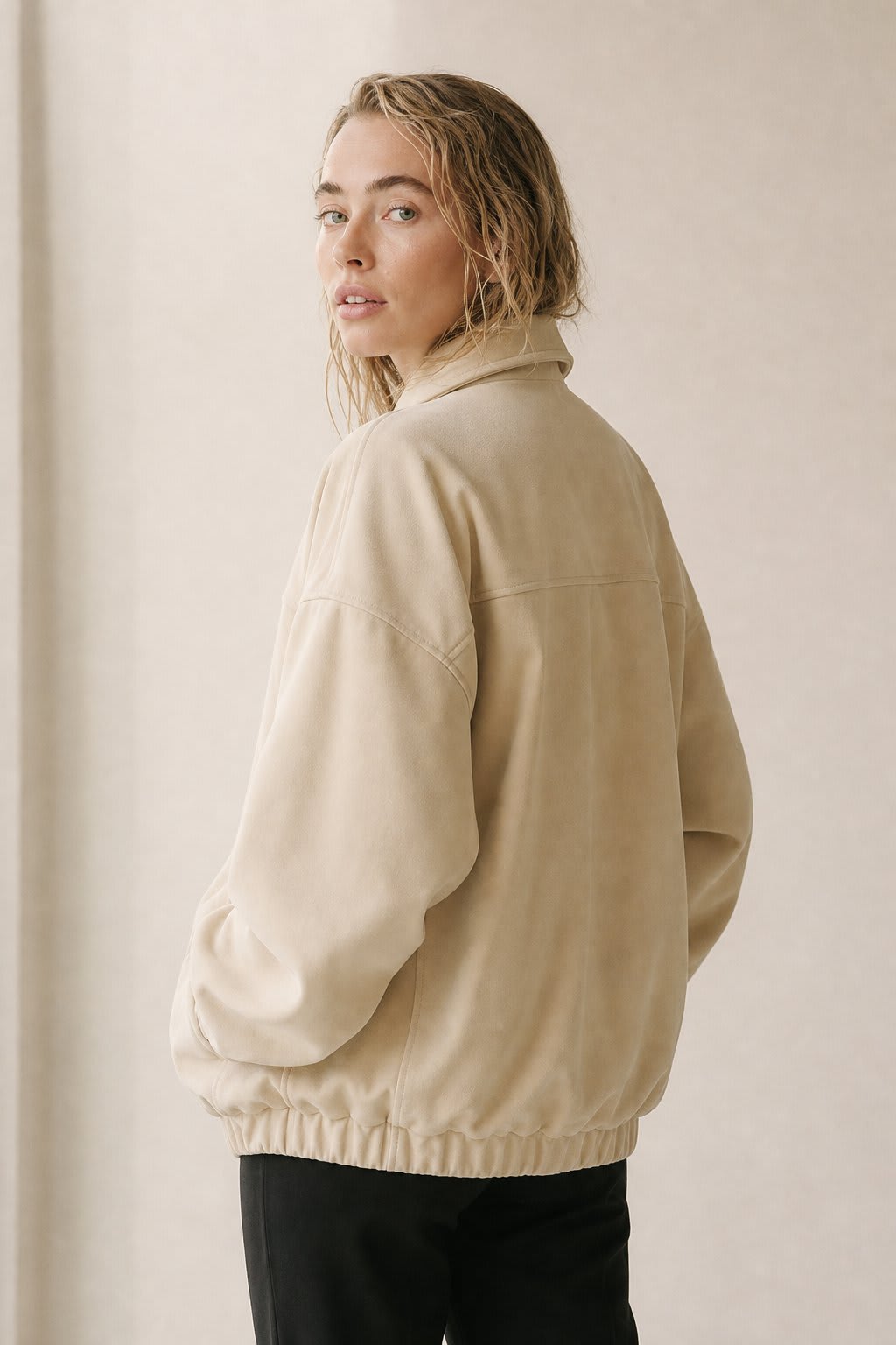 Gillian | bomber jacket with clean zip closure and relaxed silhouette