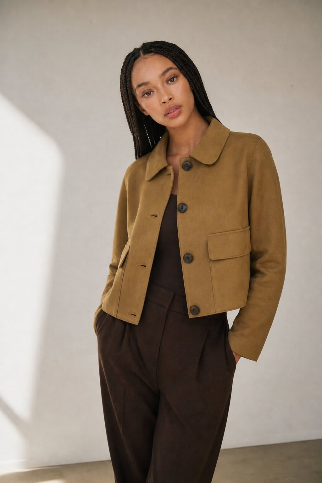 Charlie | cropped jacket with structured pockets and polished lapel collar