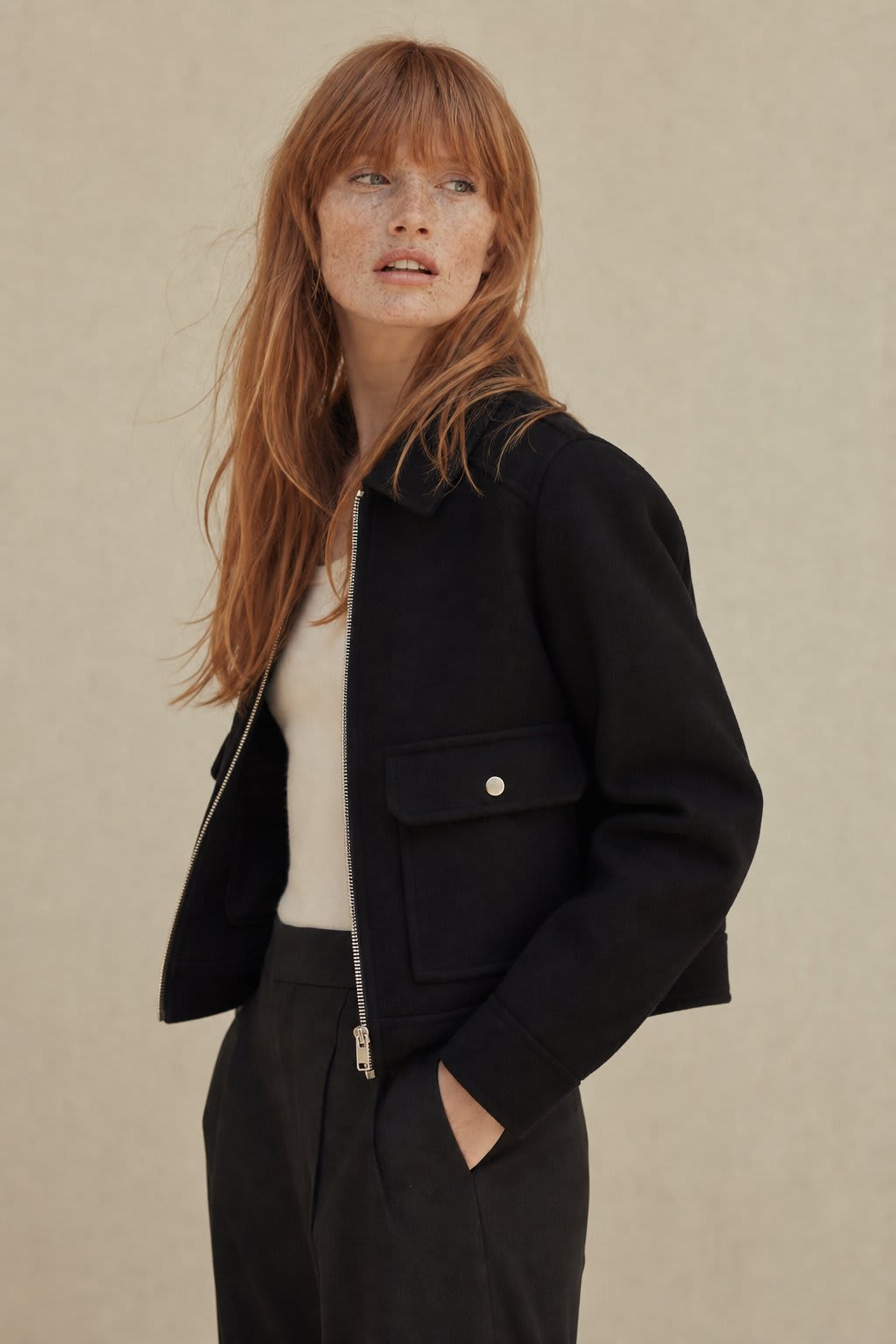 Barbara | cropped zip-front jacket with structured silhouette and dual pockets
