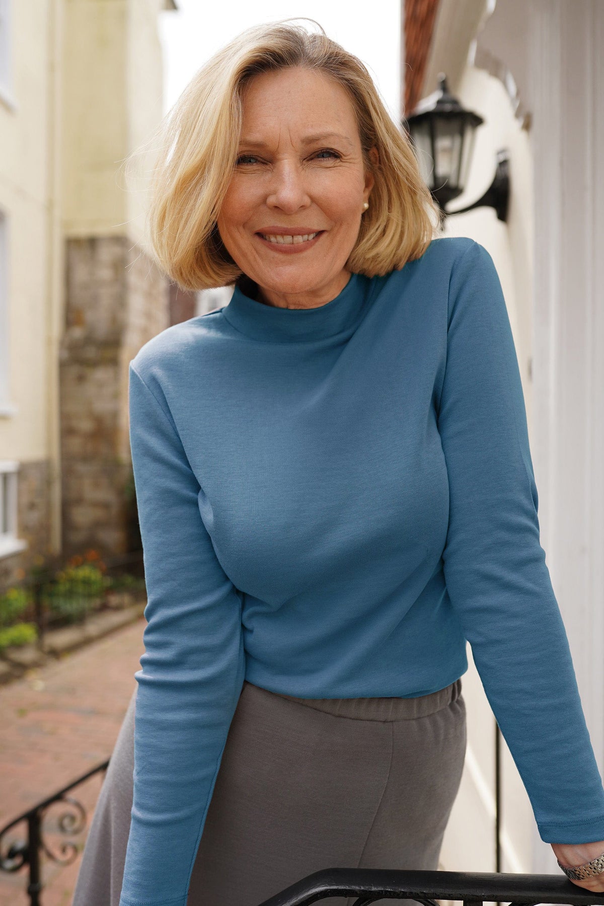 Patricia | Long sleeve mock neck top in burgundy