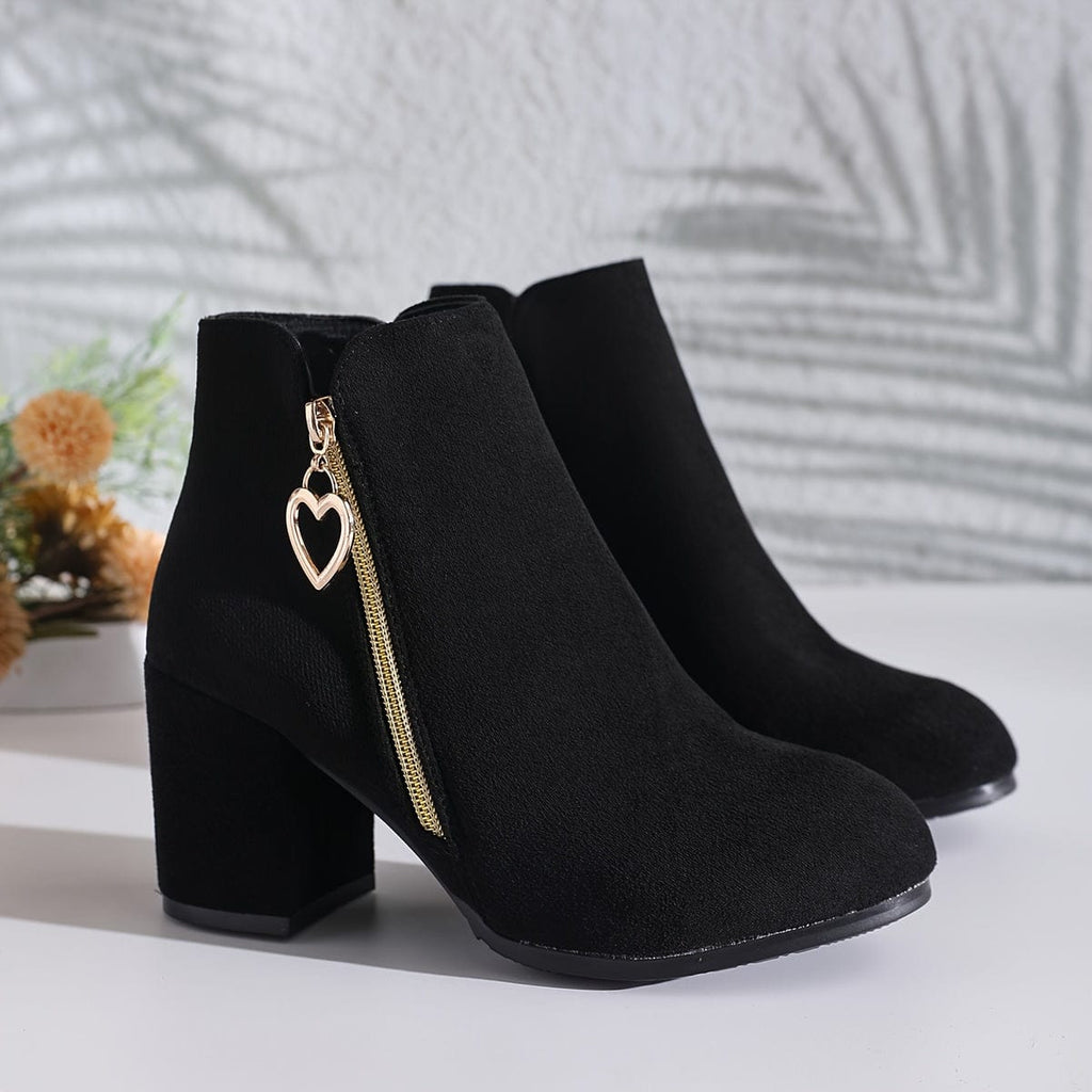 Marion | Warm Ankle Boots with Block Heel and Heart Zipper Detail